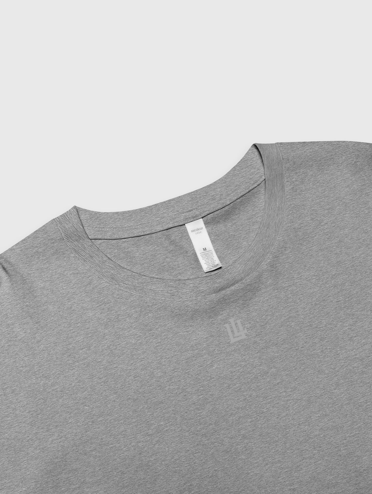 Boxy fit crop top – relaxed style for a trendy gym-to-street look.