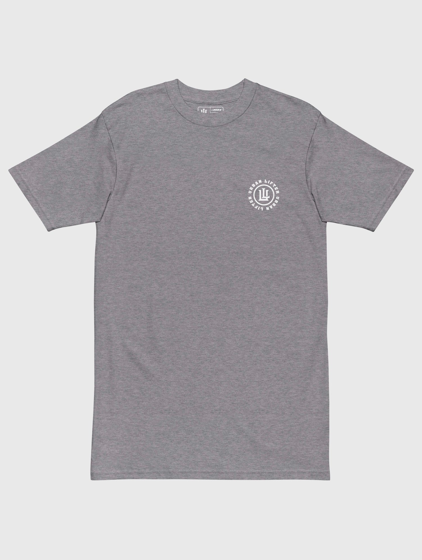 Men’s white oversized pump cover – classic gym and streetwear essential.