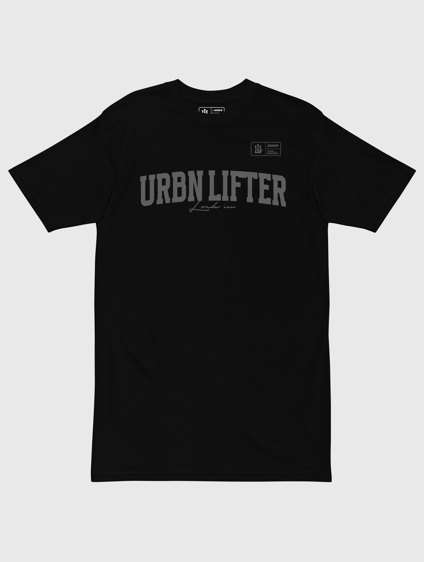 Classic black oversized pump cover – perfect gym-to-street activewear essential.