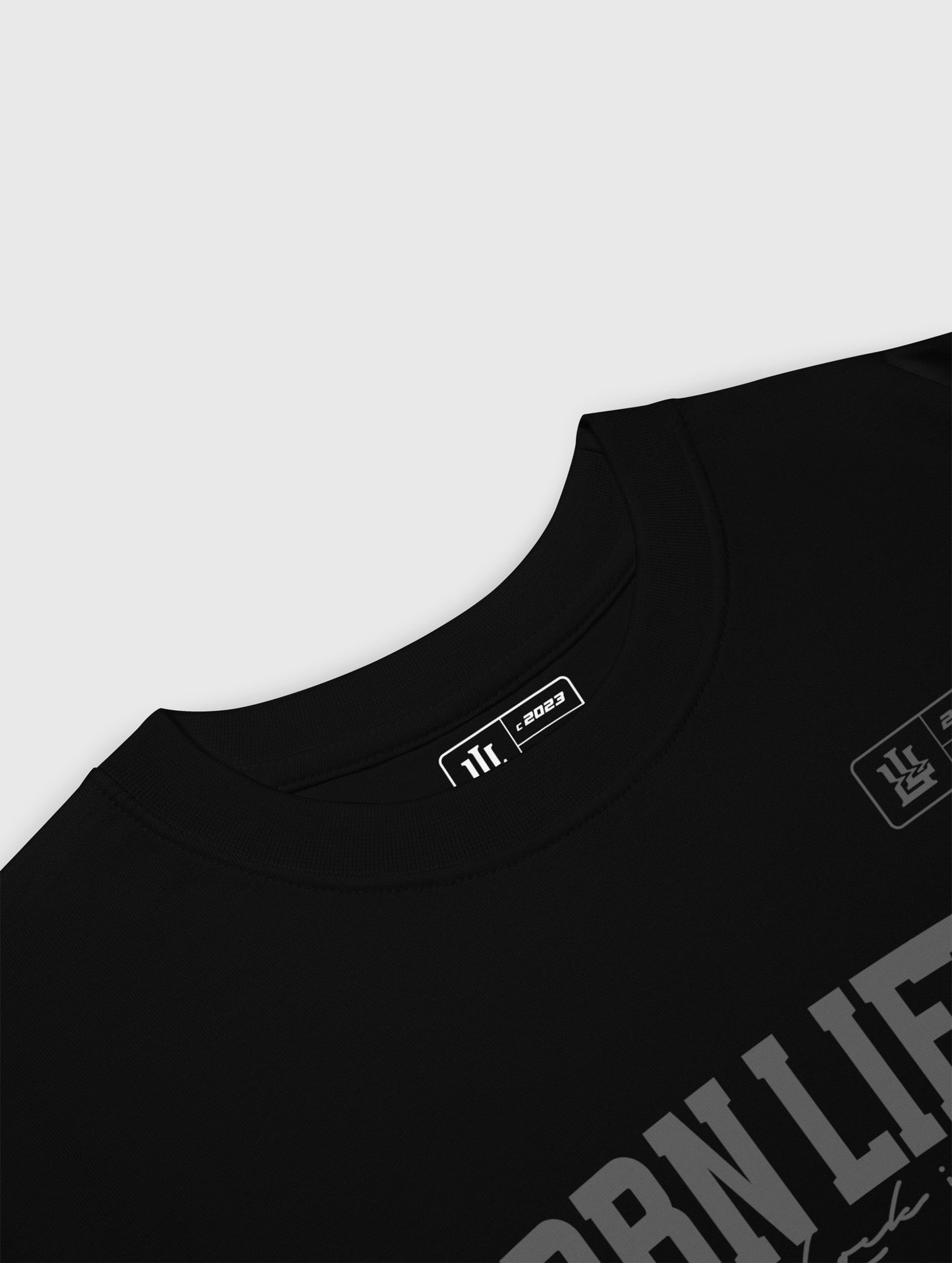 Baggy black gym shirt – ultimate pump cover for weightlifting and fitness