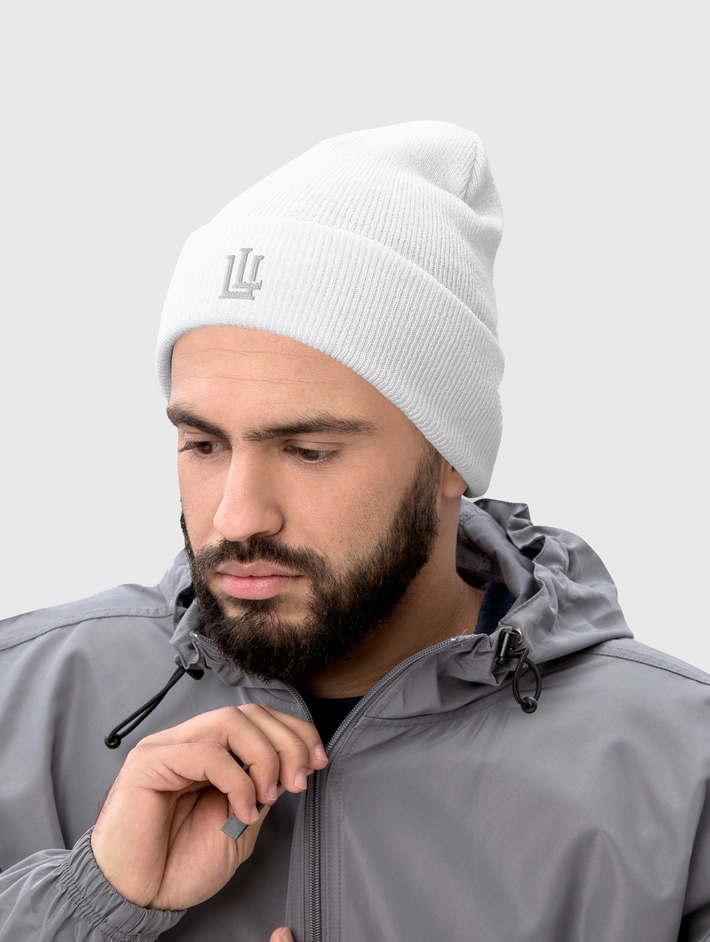 Stretch-fit white beanie – soft knit fabric for gym and everyday wear