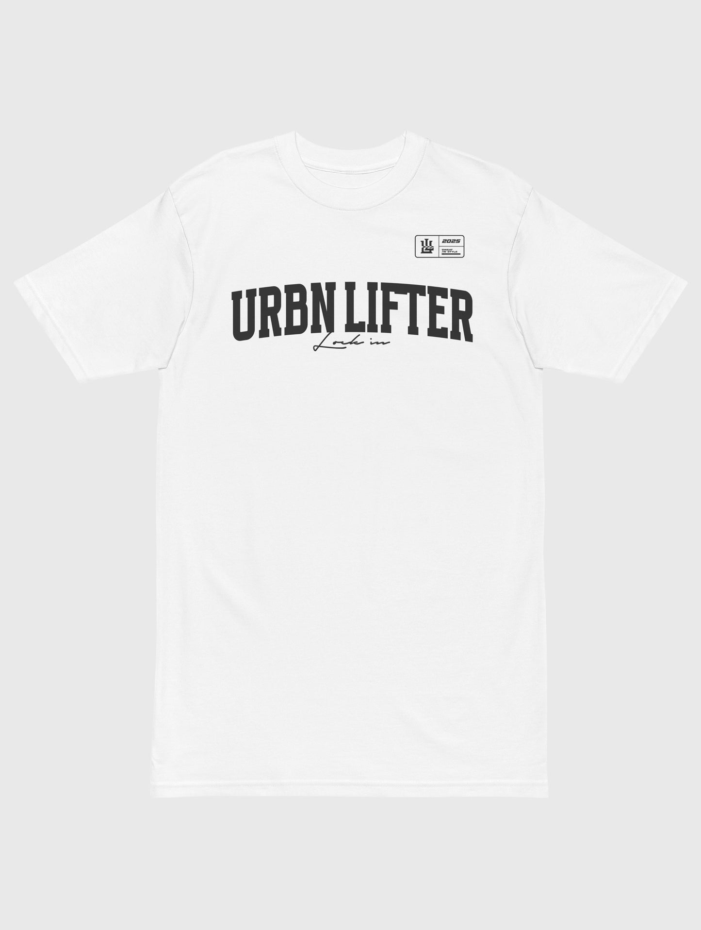 Street-style inspired white oversized pump cover – bold and versatile gym look.