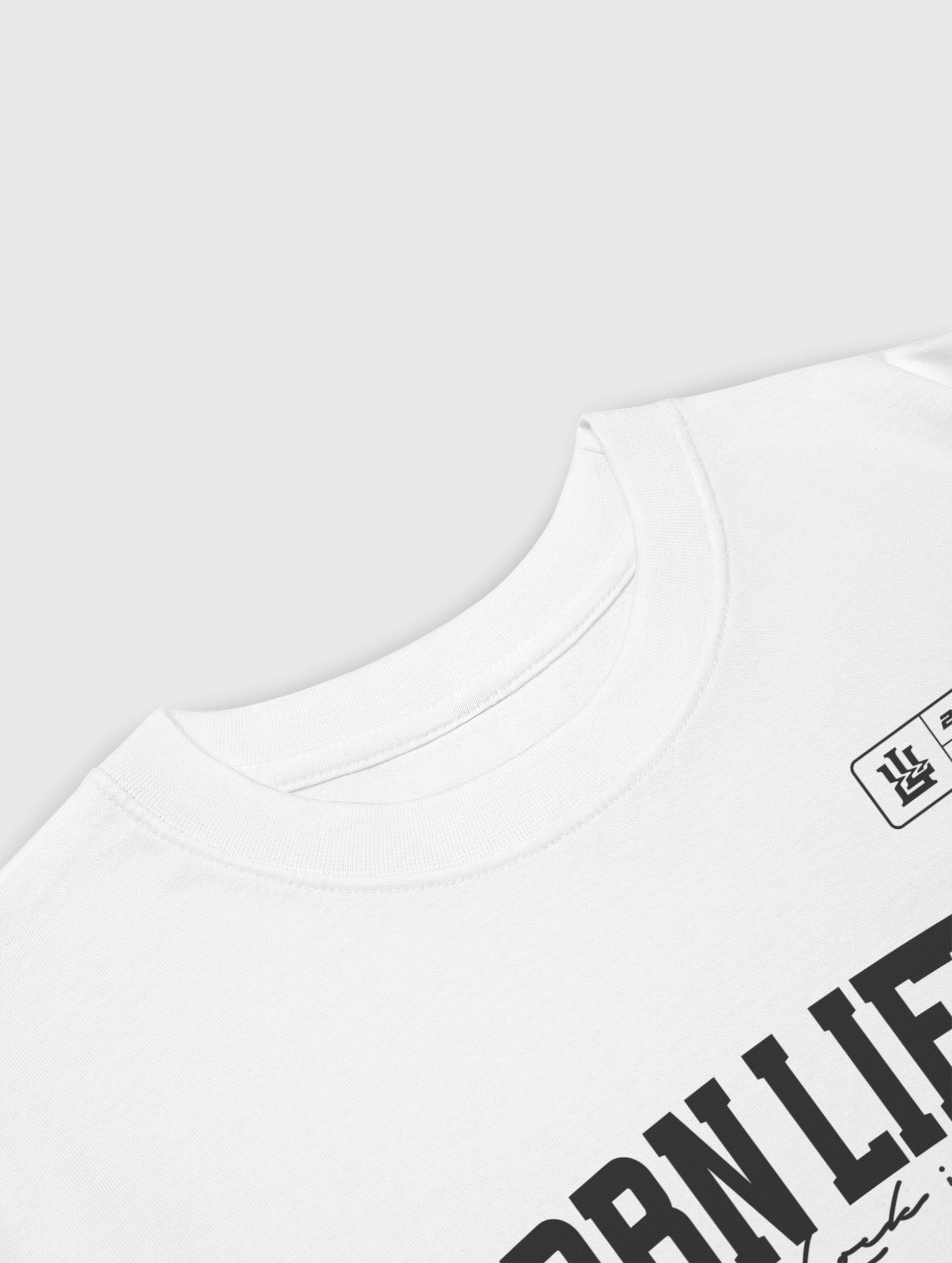White pump cover gym tee – relaxed fit for unrestricted movement during training.